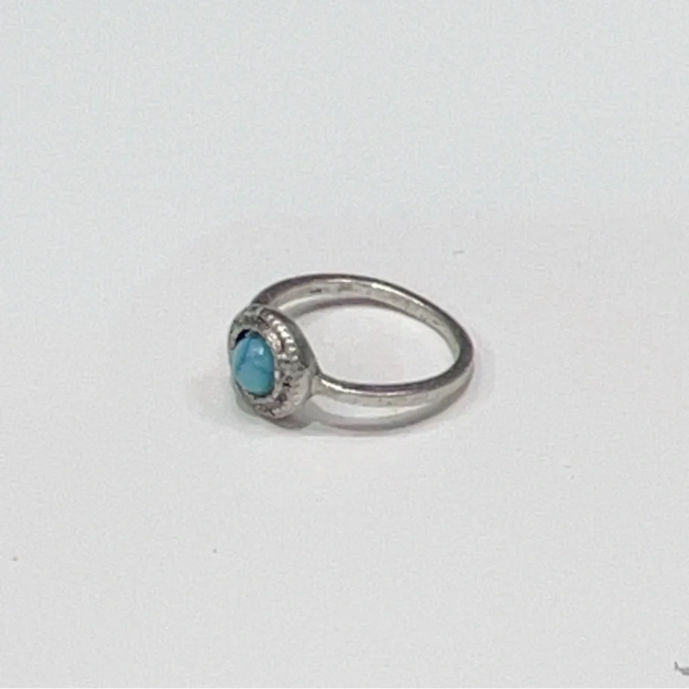 Simple Small Band Vintage Like Faux Turquoise Stone color Silver plated Ring
